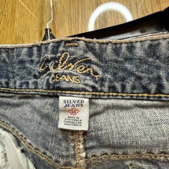 Y2k dark wash extra flare size 30/33 silver jeans preloved some fraying on cuffs - Picture 3 of 4